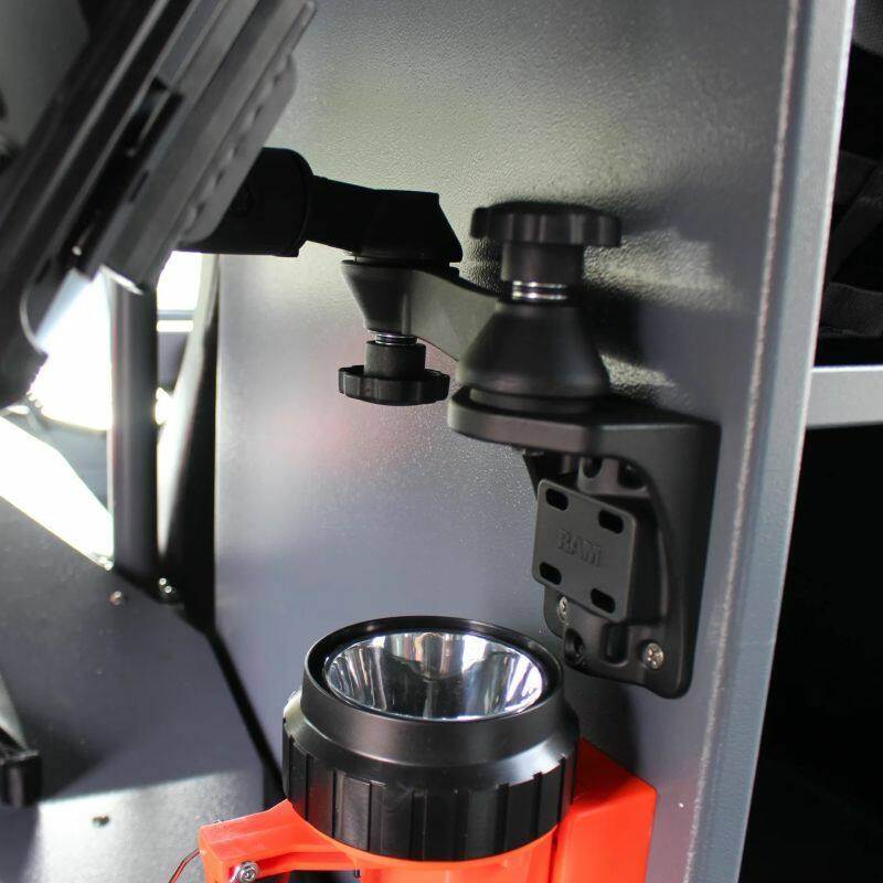 ram-109vs-5nbu with device installed on boat
