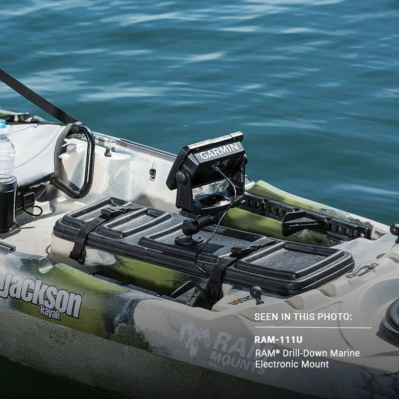 ram-111u installed on kayak with Garmin device