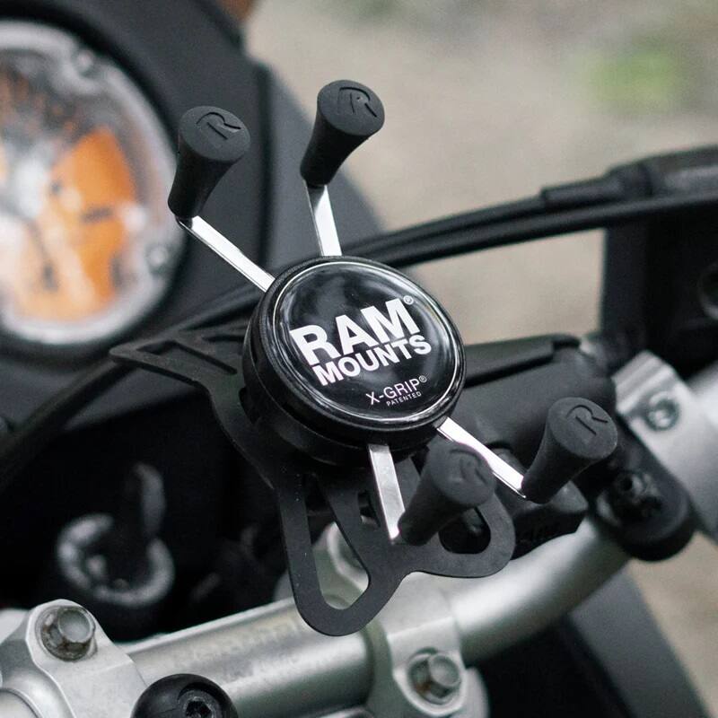 ram-b-149z-a-un7u installed on motorcycle