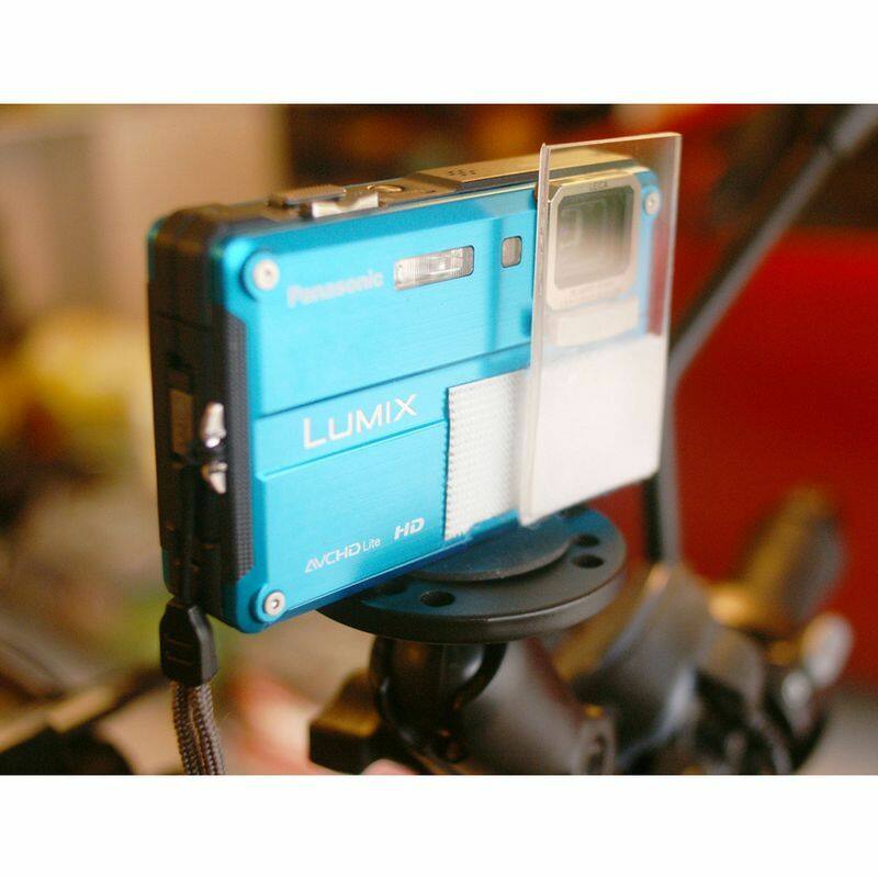 RAM-B-202AU RAM® Ball Adaptor with Round Plate and 1/4"-20 Threaded Stud - B Size on camera